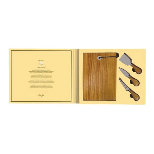 Easy Life Set Formaggio You are Brielliant Gift Novels - cofanetto aperto con tagliere e 3 coltelli