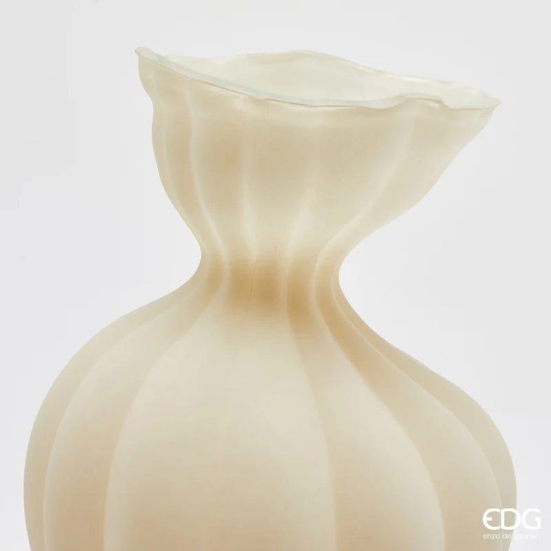 EDG Enzo De Gasperi Vaso Flow Sinuoso in Vetro Avorio H 30,5 cm. D 19,5 cm.